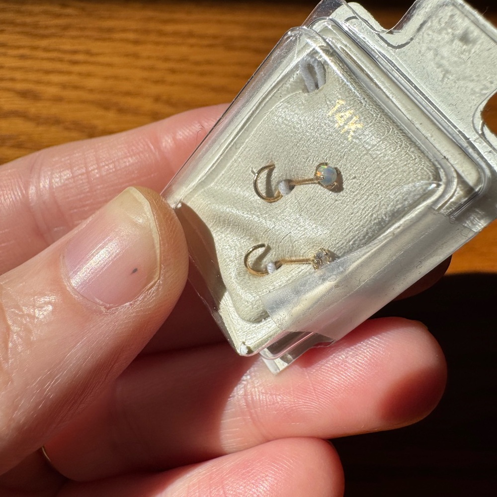 14k set of nose rings - Picture 4 of 6
